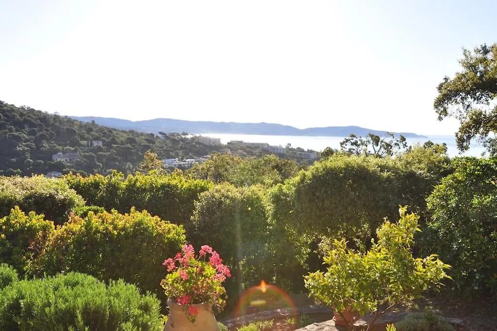 Villa Abeille : Douces Vacances D'Ete Avec Vue Mer Cavalaire-sur-Mer